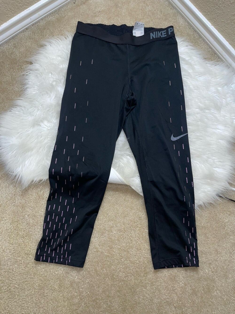 Nike Women’s Seamless Caprice Leggings Size M Dri Fit Black Compression Pants 7"